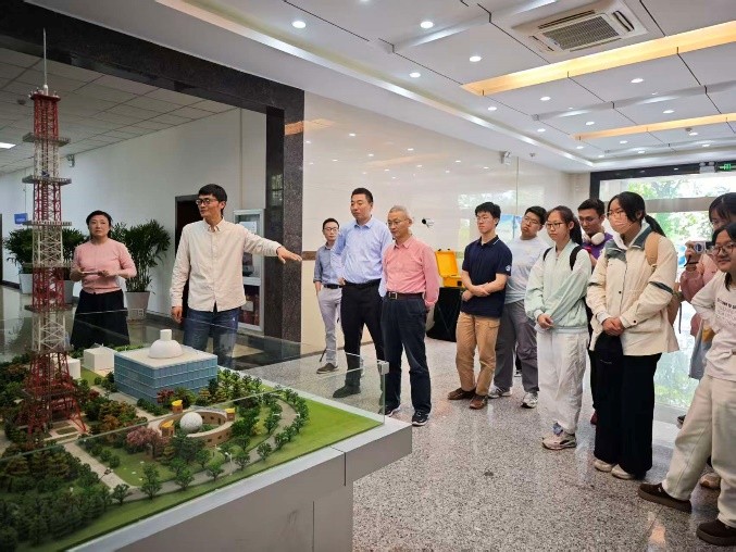 探访科研一线，深化科教融合 ——中国科大大气科学专业赴安徽光机所参观交流